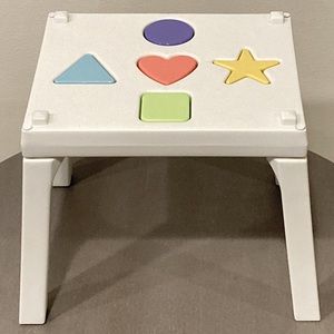AMERICAN GIRL “bitty baby shapes table”, good condition, shapes are remove able!